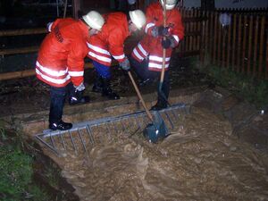 Der Hauwiesenbach in Kleinbettlingen wird u.a. gespeist von Oberflächenwasser von Grafenberger Markung (2008)