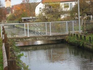 Fußgängersteg über Ermskanal